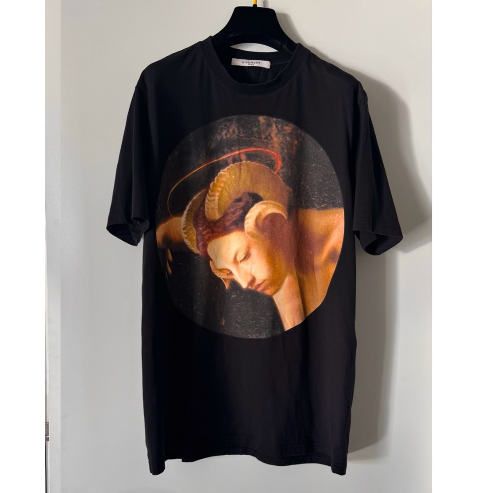 Givenchy horn print T Shirt
